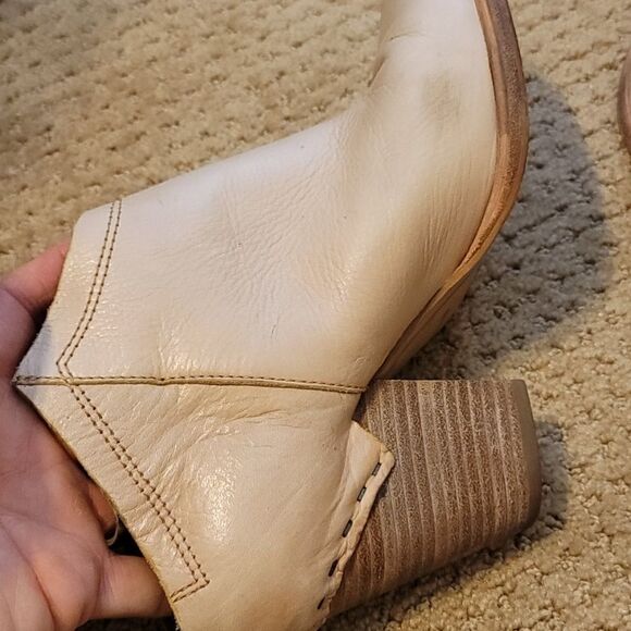 - Dolce Vita booties size 7.5 - Picture 4 of 11